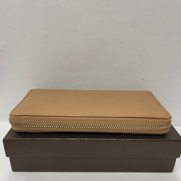 Gucci Zip Around Wallet w/ GG Heart Zipper Pull - Tan - Preowned - Picture 5 of 10